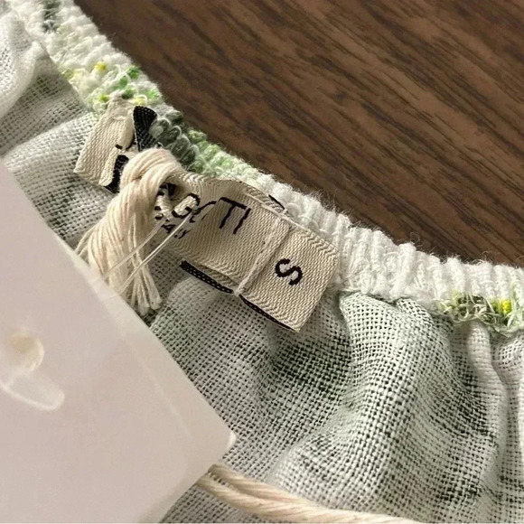 Lemon Print Sleeveless Top - Picture 6 of 10